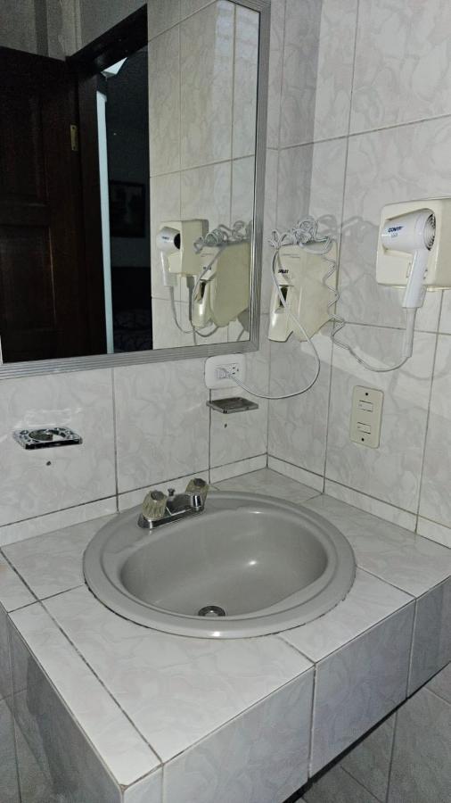 Hotel Valladolid Heredia Esterno foto