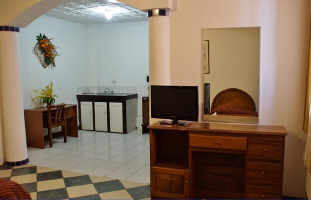 Hotel Valladolid Heredia Esterno foto
